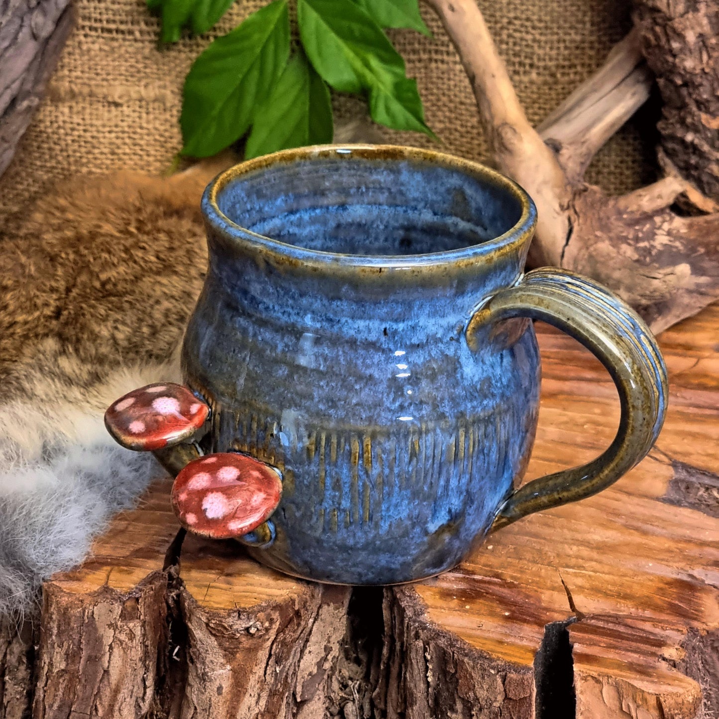 Tasse mit Pilzen NR. 4247