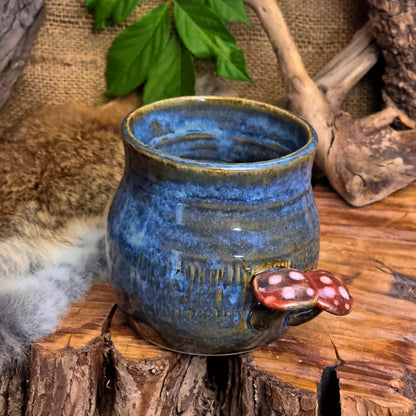 Tasse mit Pilzen NR. 4247