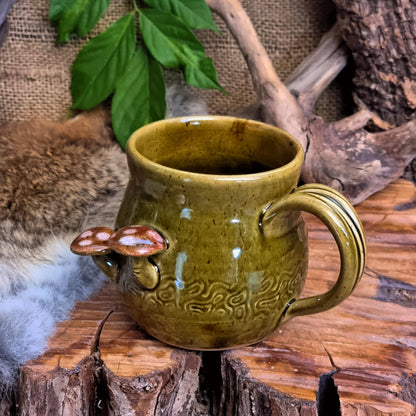 Tasse mit Pilzen NR. 4248