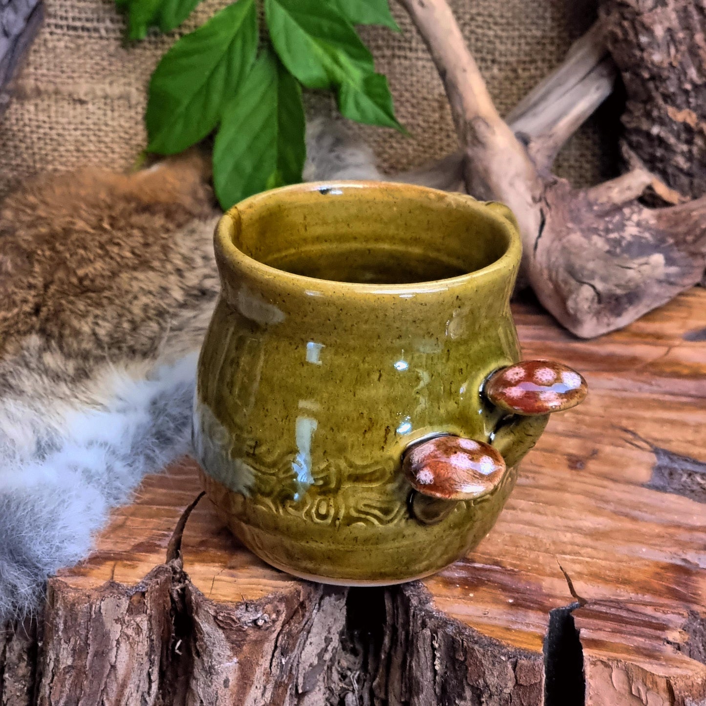 Tasse mit Pilzen NR. 4248