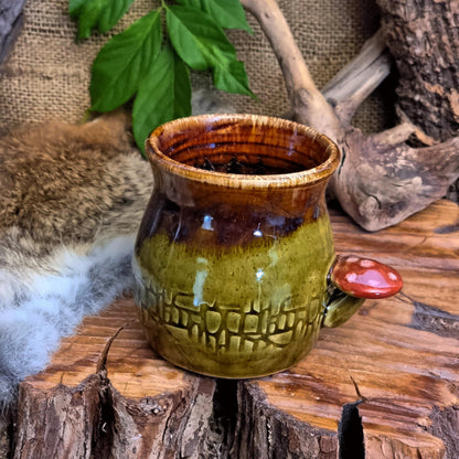 Tasse mit Pilzen NR. 4249