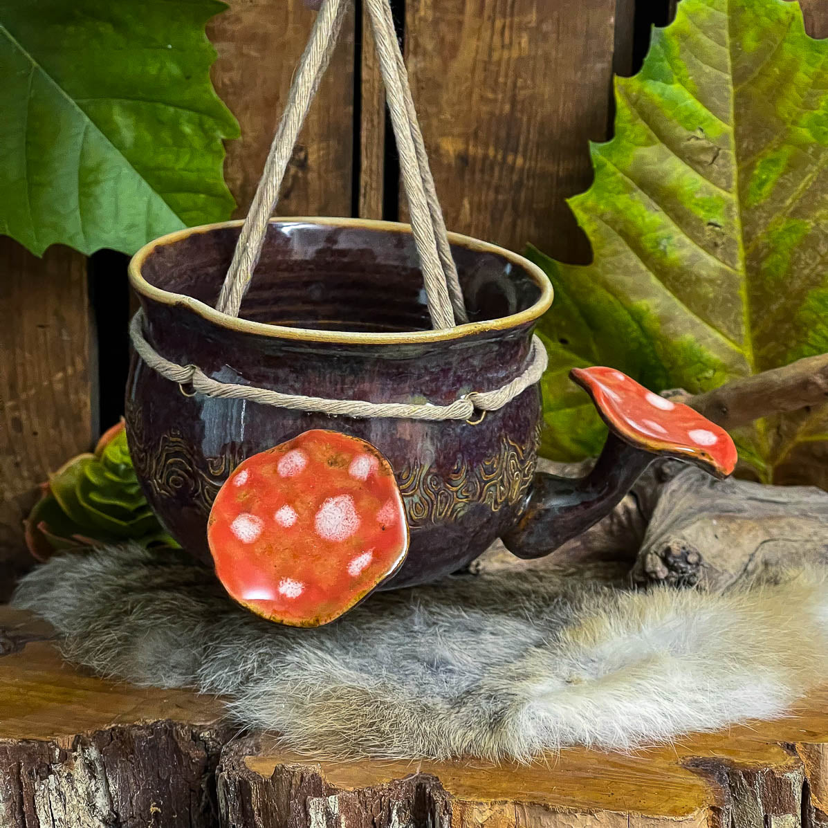 Plant hanger with mushrooms NR. 1754